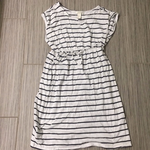 H&M Dresses & Skirts - Striped maternity tee-shirt dress H&M Dresses & Skirts - Striped maternity tee-shirt dress